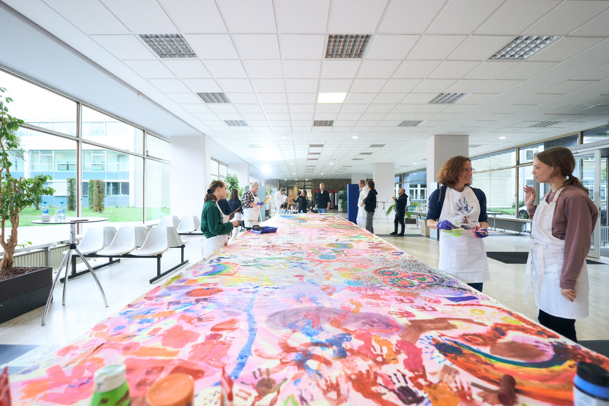 Das monumentale Gemeinschaftskunstwerk im Foyer des Hörzentrums der Uniklinik Düsseldorf